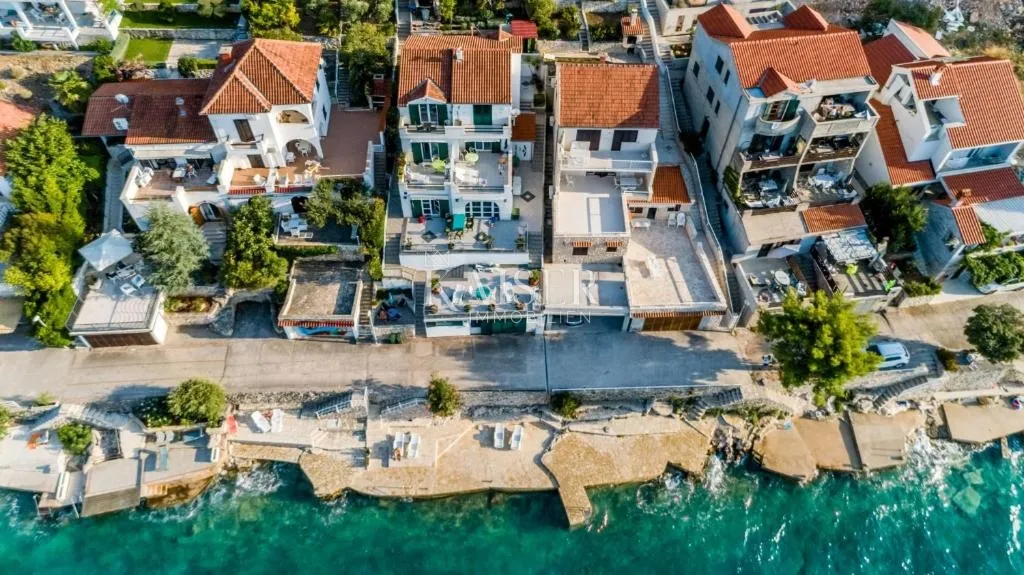 šibenik - kuća prvi red do mora - slika 2