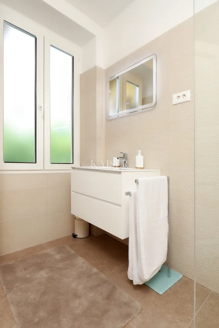 mošćenička draga, centar, stan i red do mora, dvije etaže, balkon - slika 19