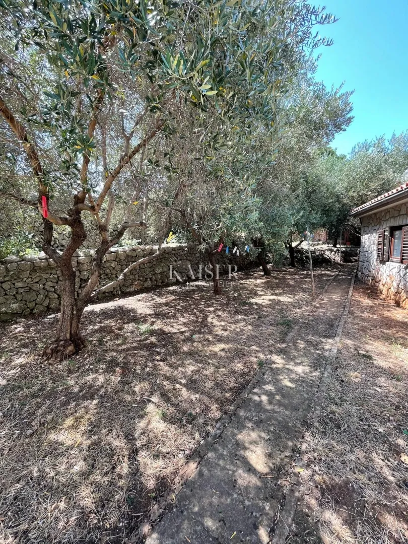 otok cres, cres - kuća sa 4 stana, 288m2, 50m od mora sa prekrasnim pogledom - slika 7