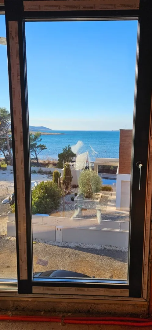 zadar, rovanjska- stan s pogledom na more, 50m od plaže - slika 13