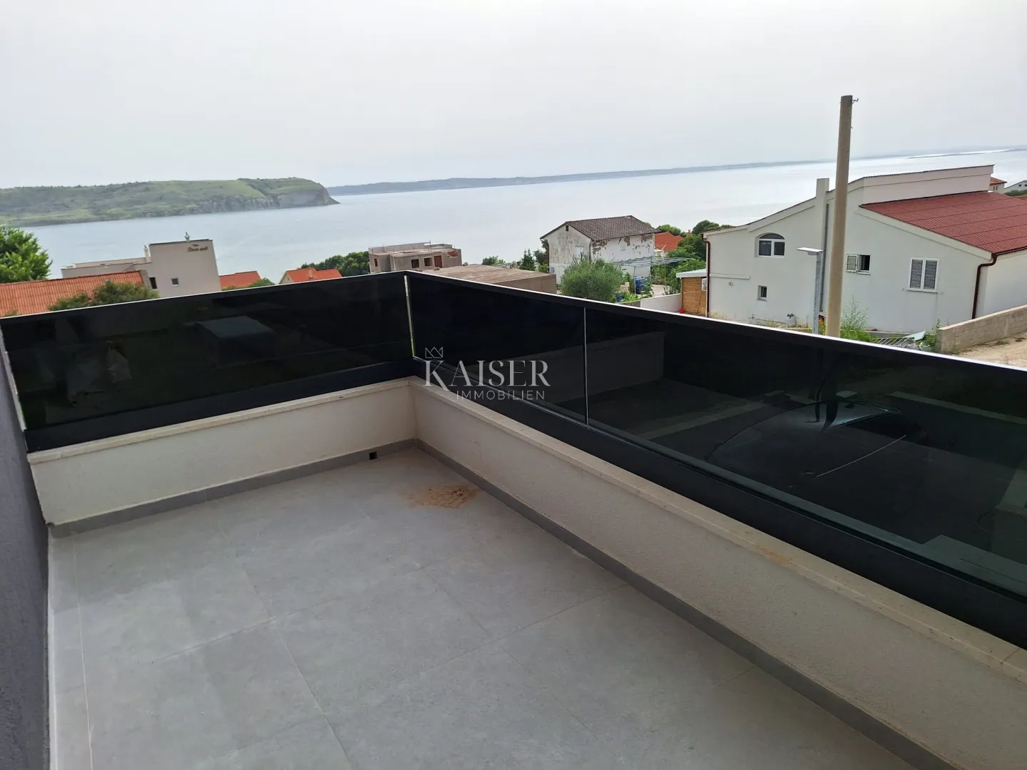 zadar , rtina - vila s bazenom i krovnom terasom - slika 8