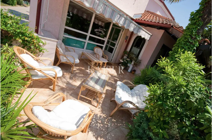 istra, novigrad - hotel 14 soba, sa restoranom i bazenom, 300m od mora - slika 8