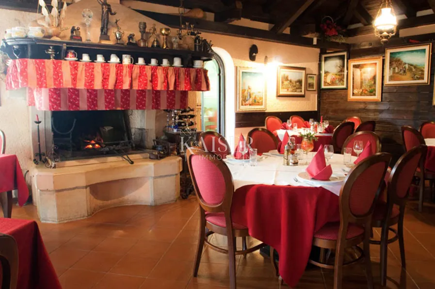Istra, Novigrad - hotel 14 soba, sa restoranom i bazenom, 300m od mora