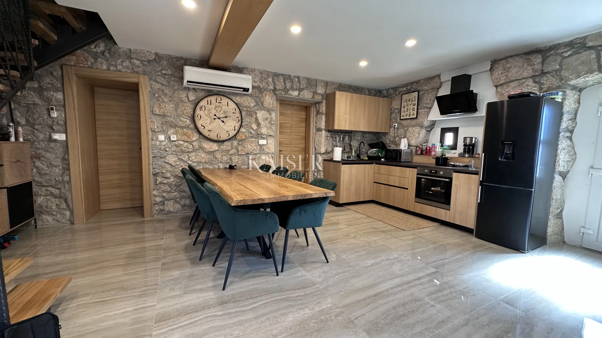 otok krk, dobrinj - adaptirana starina, 140 m2 - slika 5