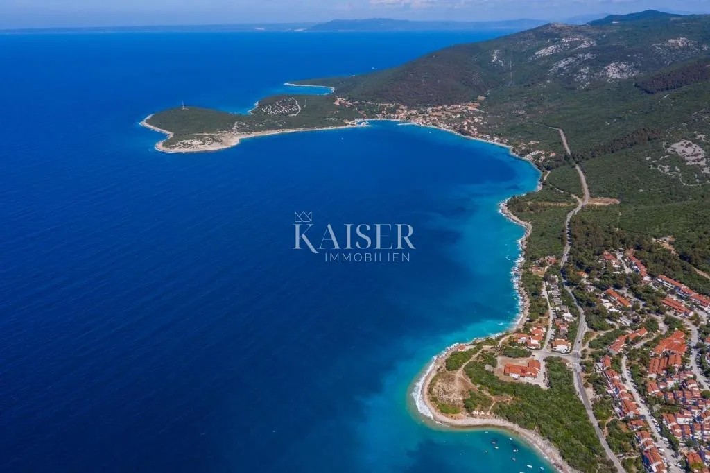otok cres, miholašćica, luksuzna kuća sa tri stana - slika 6