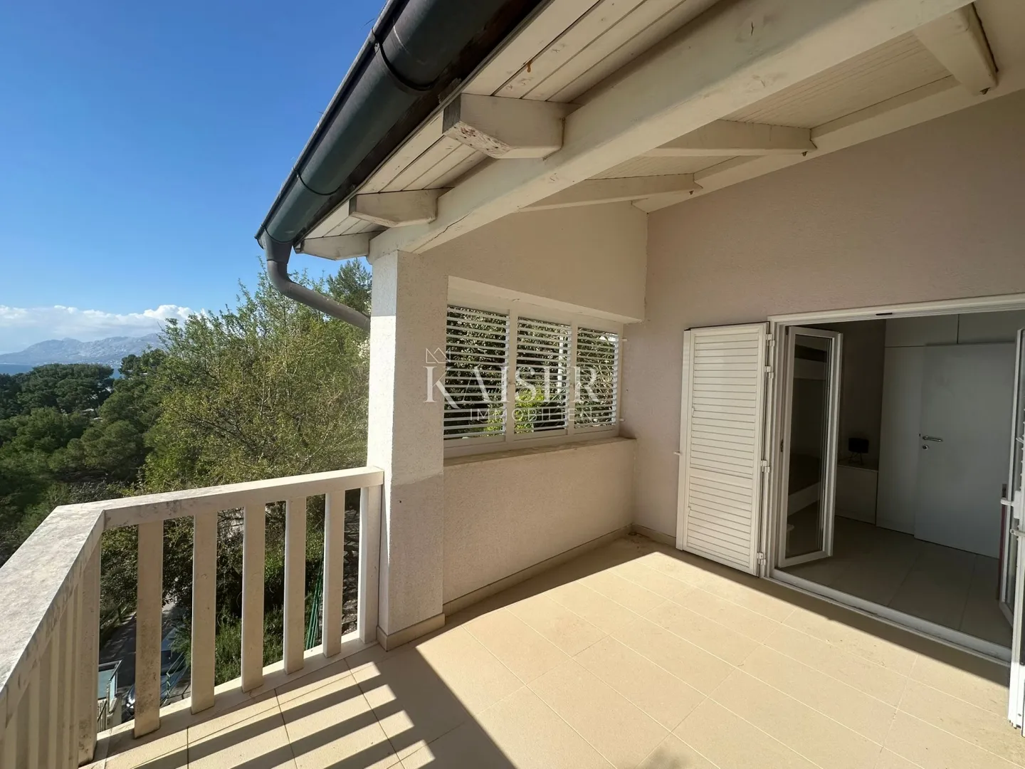 baška voda - penthouse 85m2, prvi red do mora, top lokacija - slika 17