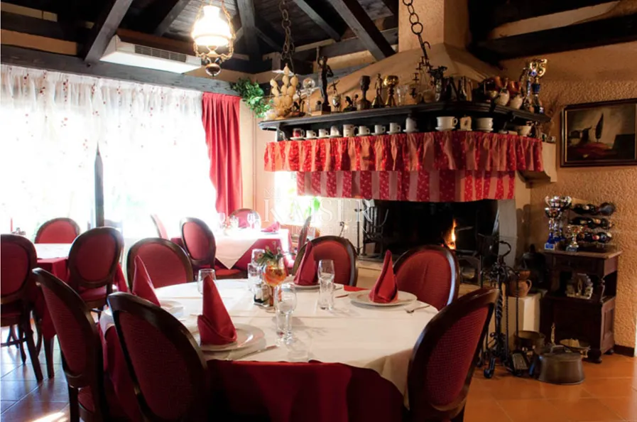 istra, novigrad - hotel 14 soba, sa restoranom i bazenom, 300m od mora - slika 2