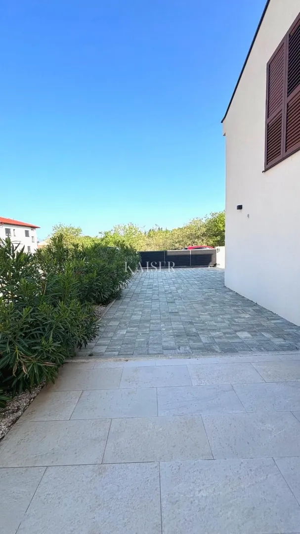 zadar – murvica | moderna kuća s bazenom i prostranim dvorištem - slika 34