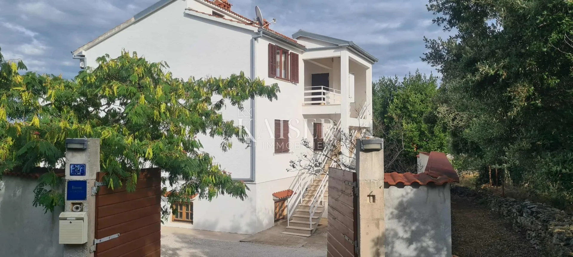 apartman sj1 bs panoramskim pogledom na more, 100 metara od plaže, otok ugljan – mali lukoran - slika 5