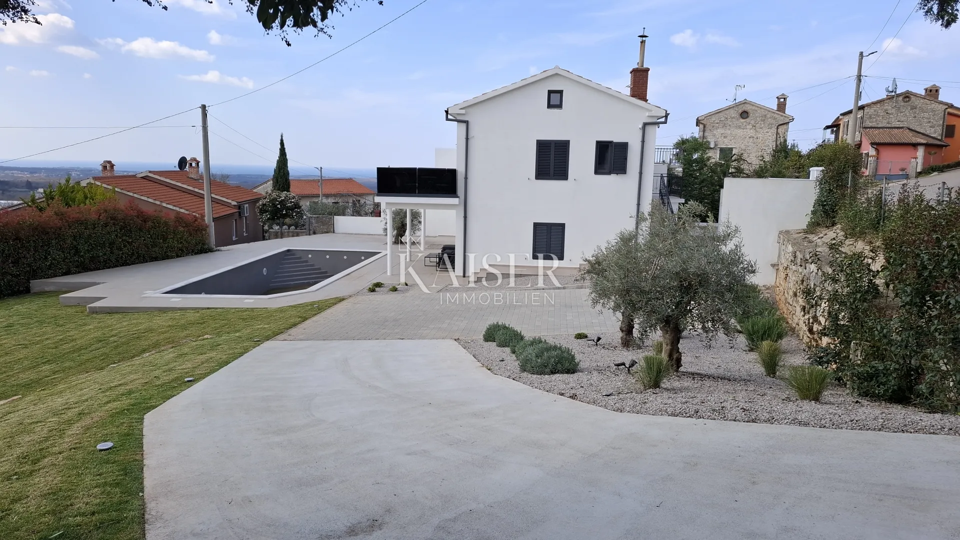 istra, kaštelir - kuća sa dva stana, 188m2, bazen - slika 3