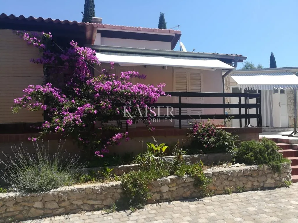 pakoštane - atraktivna kuća s pogledom na more, 250m od plaže - slika 2
