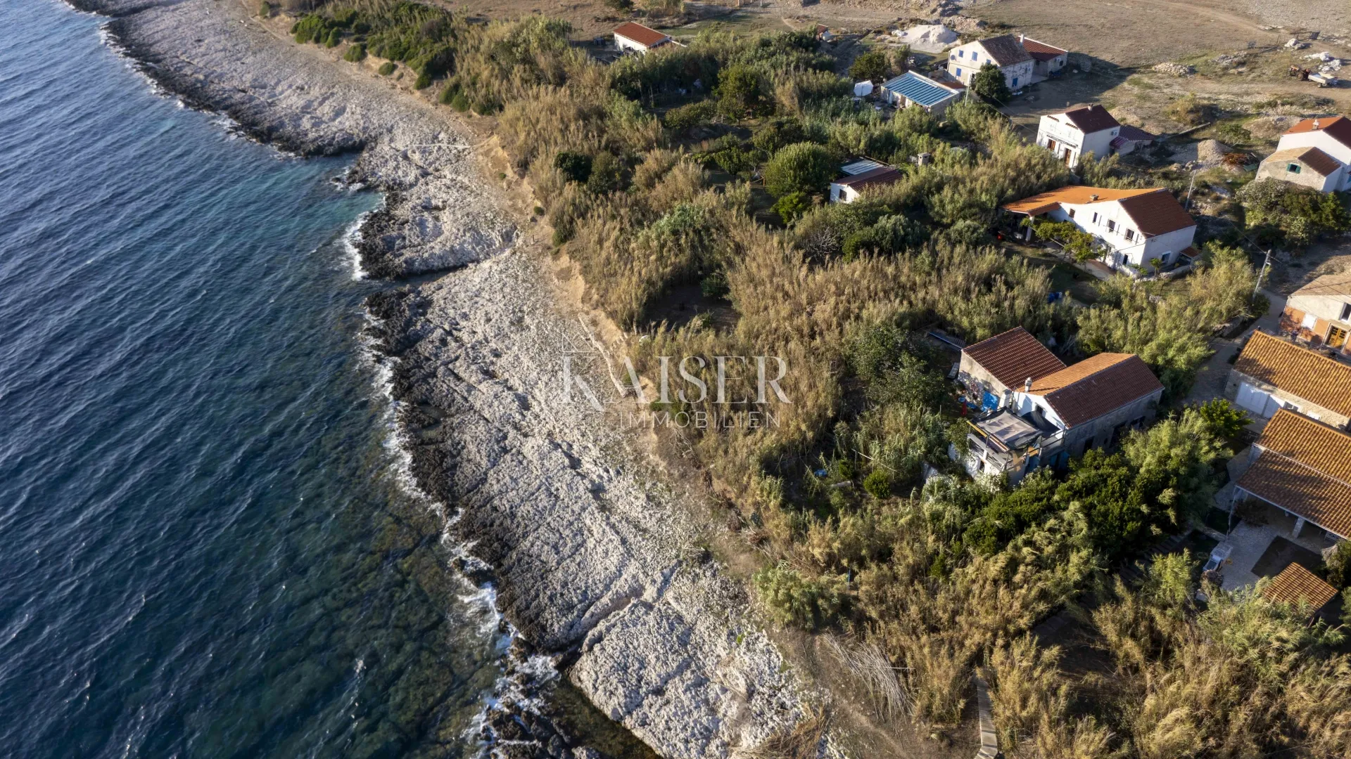 Otok Vele Srakane – Jedinstvena kamena ruševina 1. red do mora s parcelom od 163 m² i privatnim pristupom plaži - Vele Srakane, Mali Lošinj