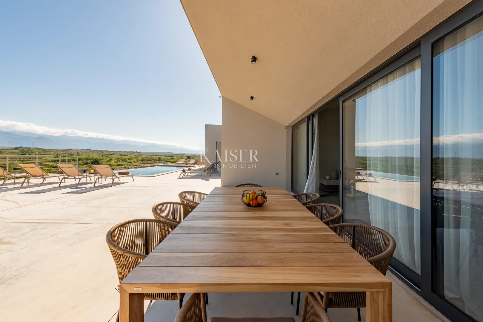 otok pag - luksuzna vila s predivnim pogledom - slika 2