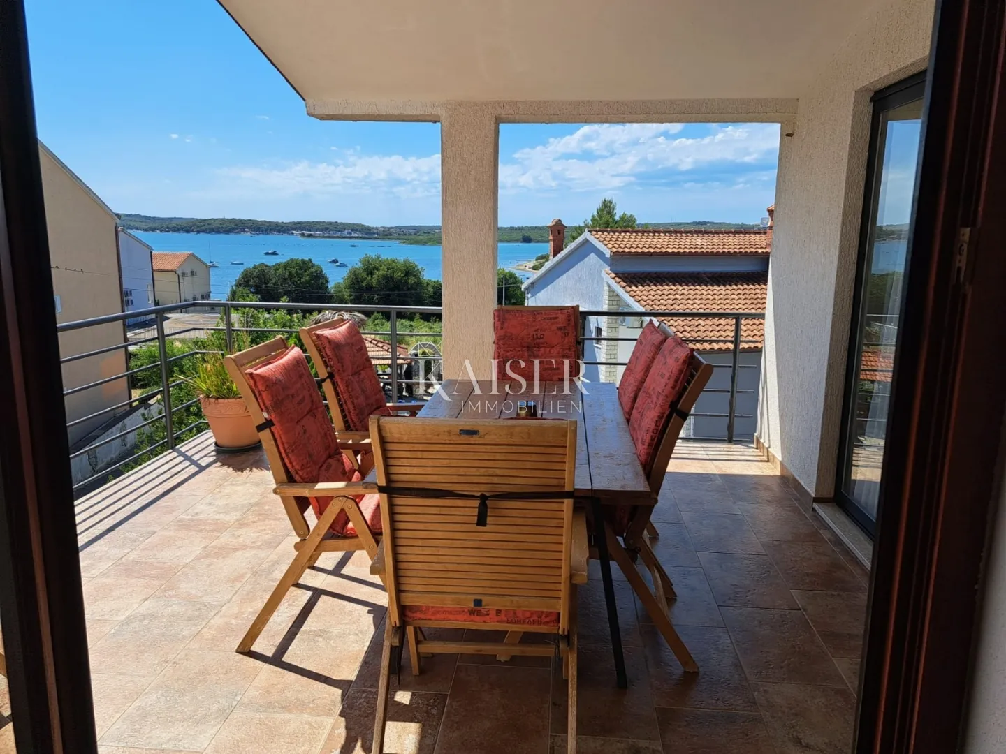 istra, medulin- apartmanska kuća 430m2 samo 200m od mora - slika 8
