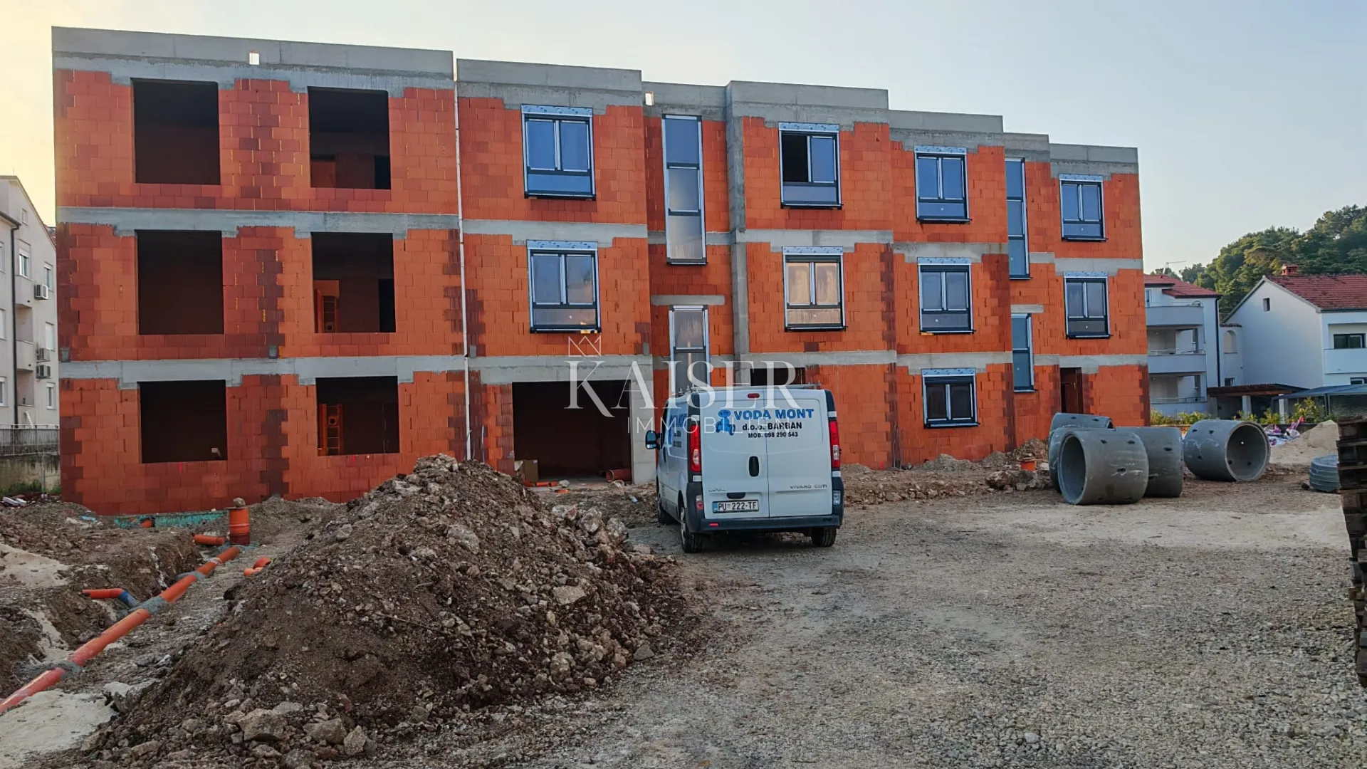 istra, pula- trosoban stan 105m2 u novogradnji s garažom - slika 2