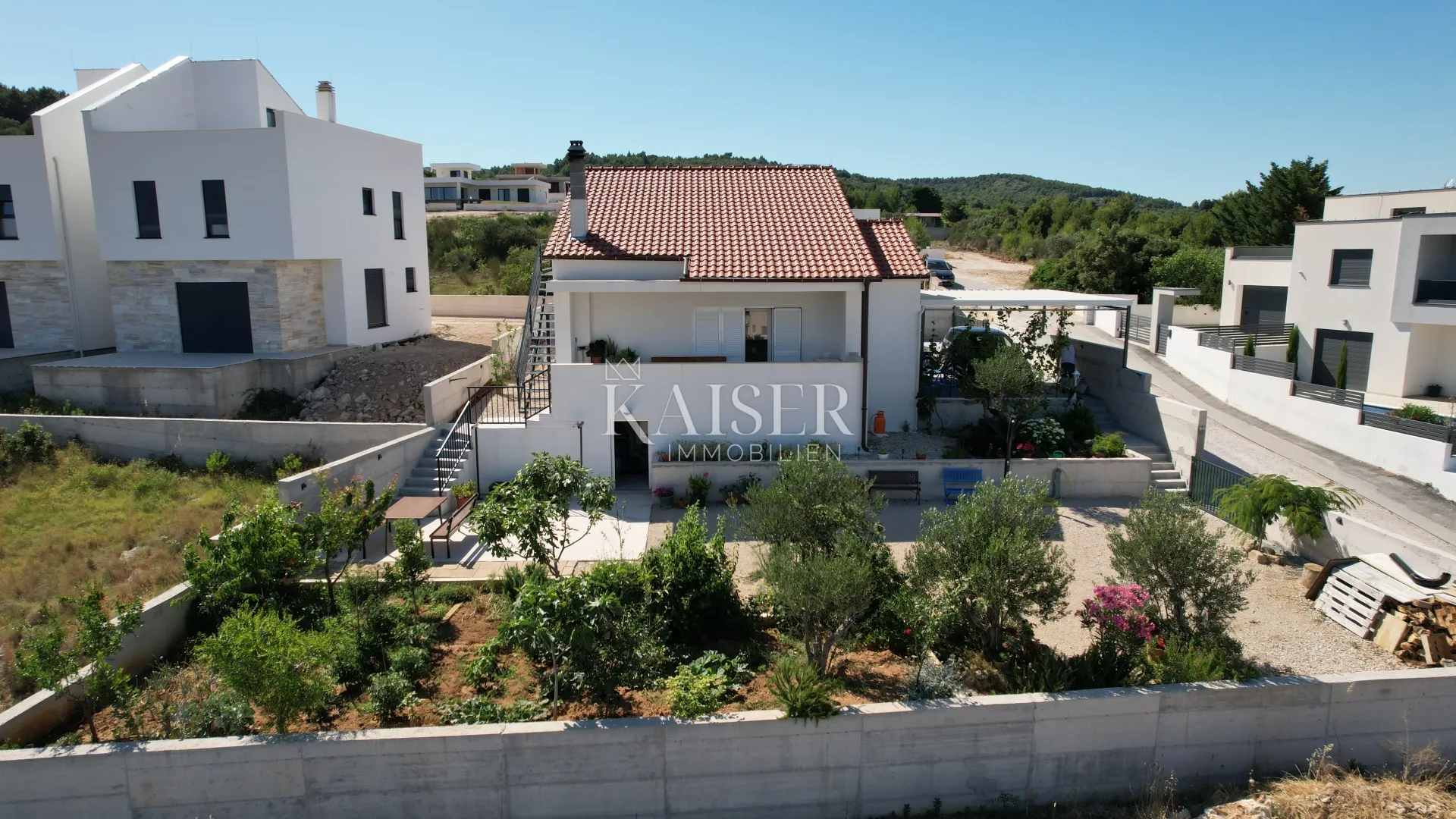 vodice,šibenik - moderna samostojeća prizemnica s garažom i velikom okućnicom - slika 9