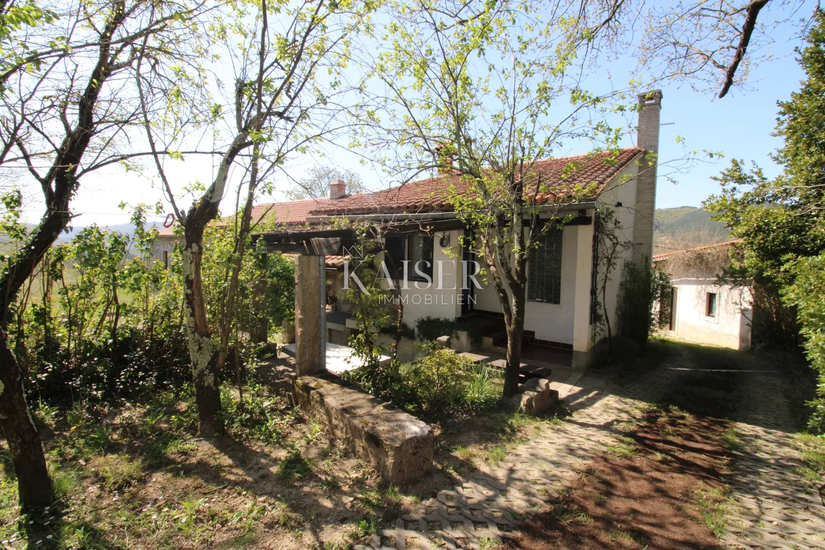 istra - buzet, kuća sa imanjem na 20000 m2 - slika 5
