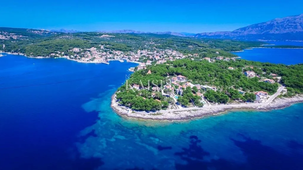 sumartin - puntinak , brač - kamena vila s raskošnom okućnicom ,te maslinikom u građevinskoj zoni i vezom za plovilo - slika 8