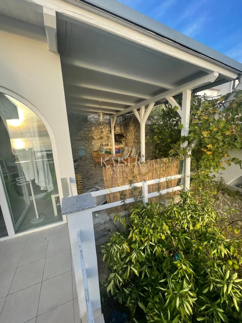 cres, martinšćica - samostojeća kuća 148 m², dva apartmana, 150 m od mora - slika 14