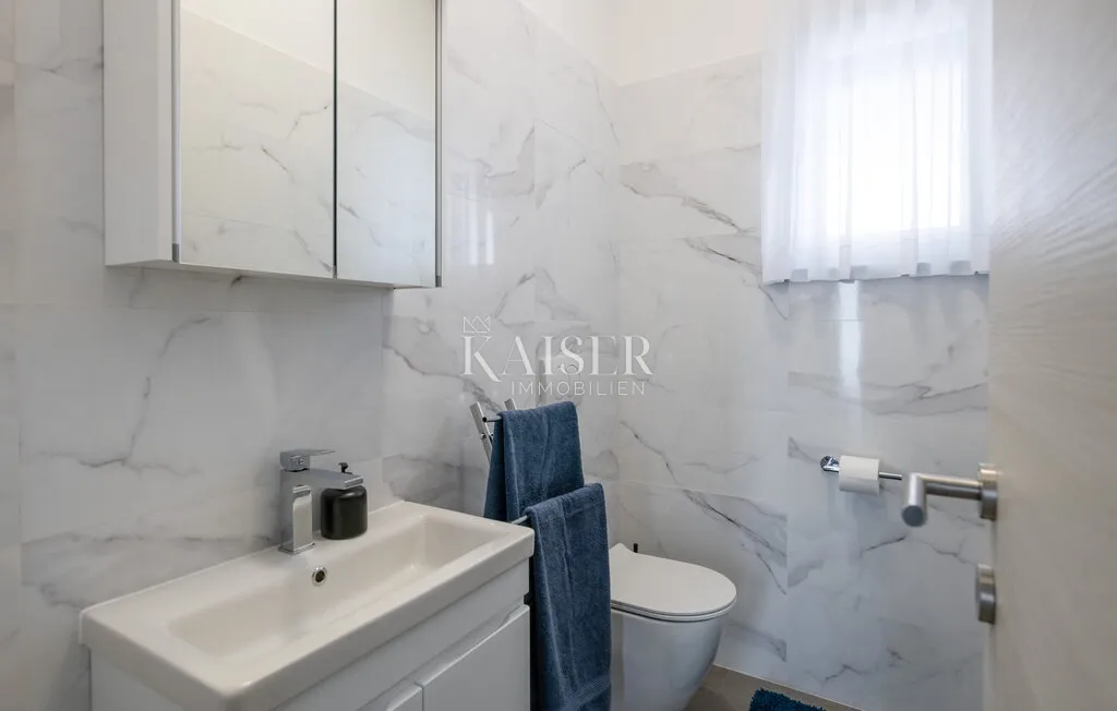 istra, loborika- moderna prizemnica 150m2 s bazenom - slika 17