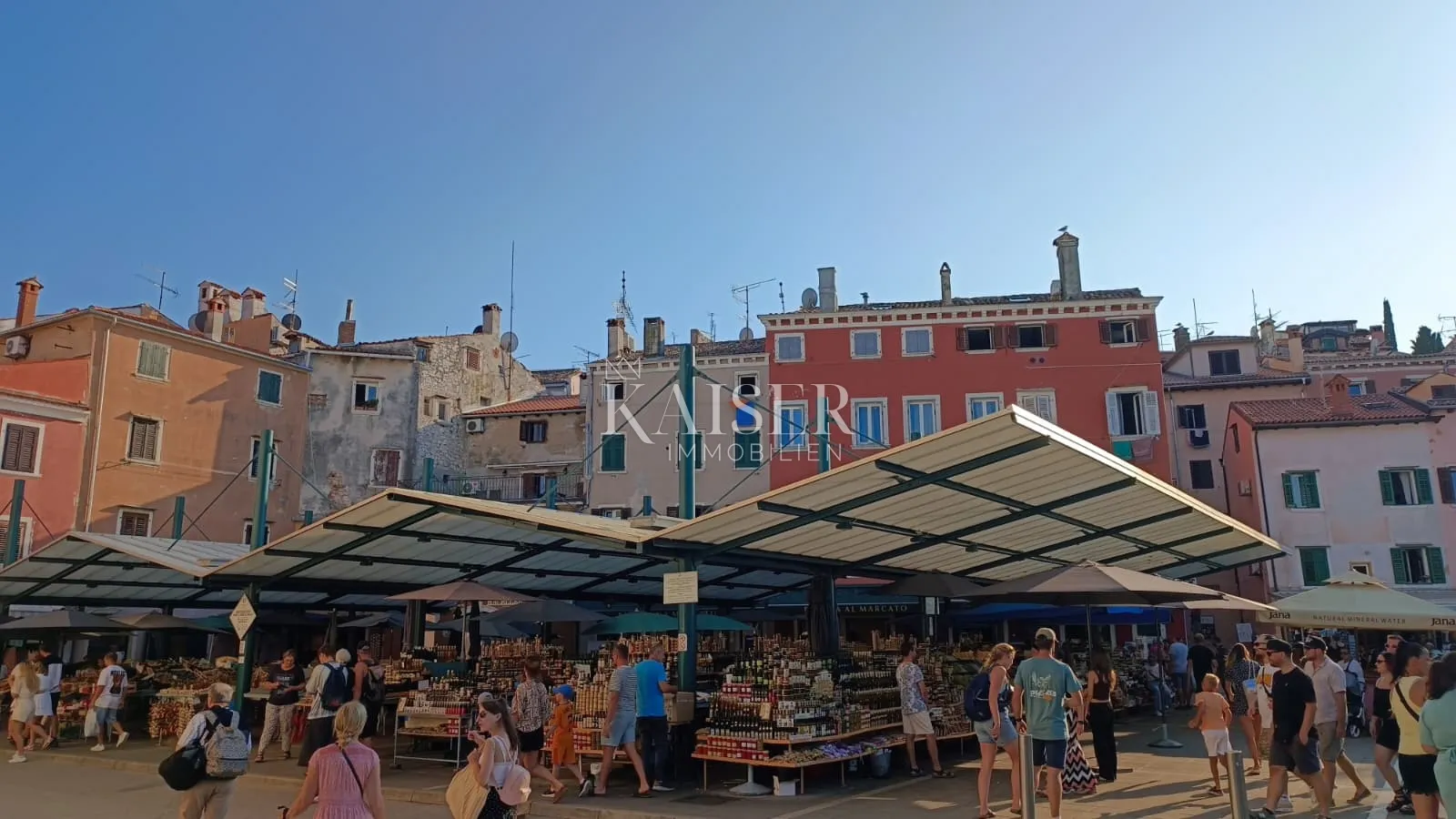 Istra, Rovinj- dvosoban stan 72m2 na odličnoj lokaciji s pogledom na more