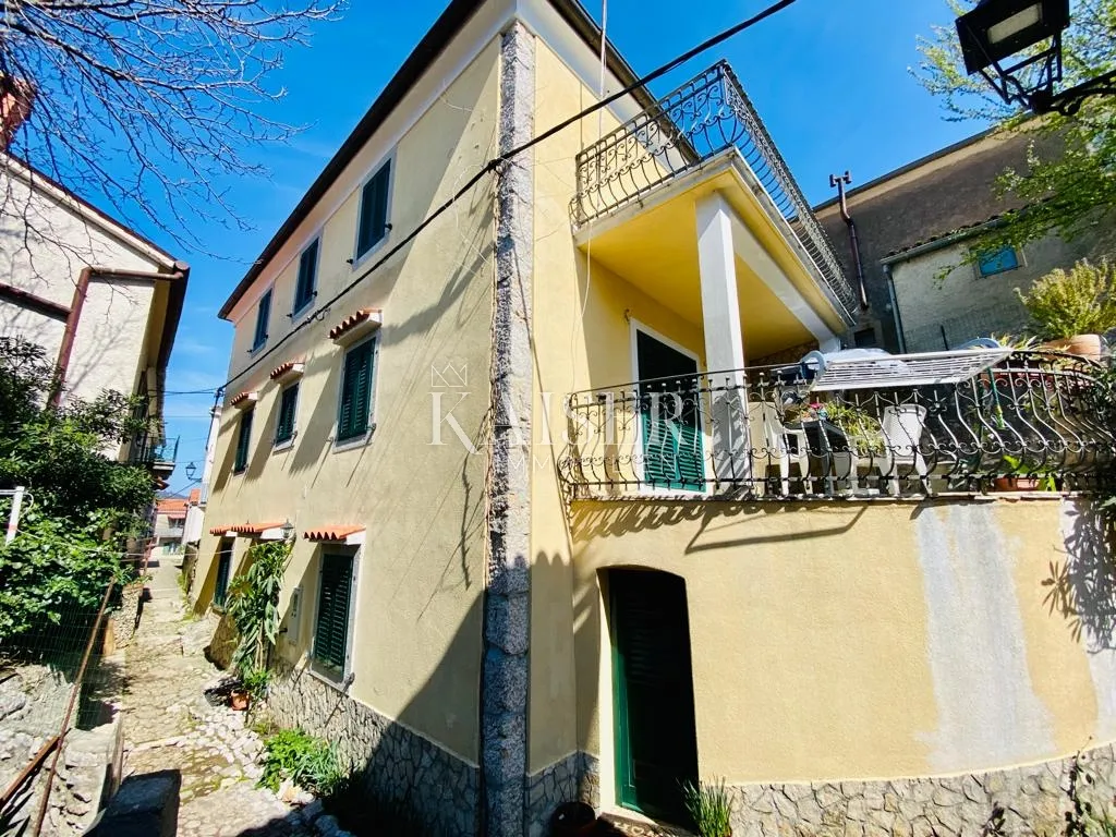 cres, beli – jedinstvena kuća s dva stana na predivnoj lokaciji - slika 3