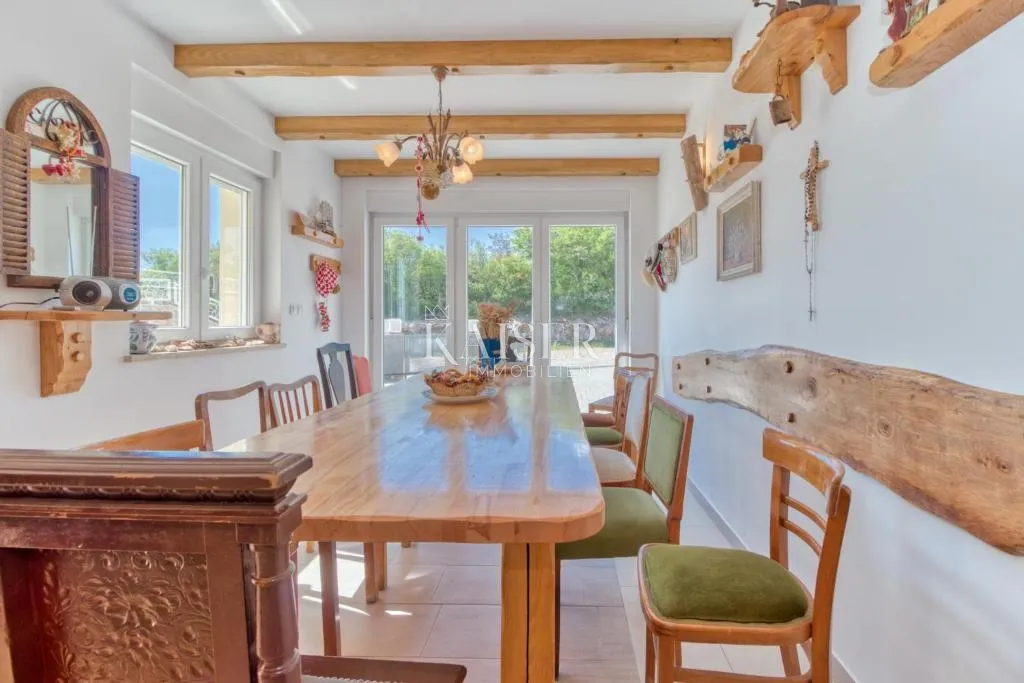 otok krk, omišalj- ekskluzivna kuća 260m2 pogled na more, bazen i privatnost - slika 8