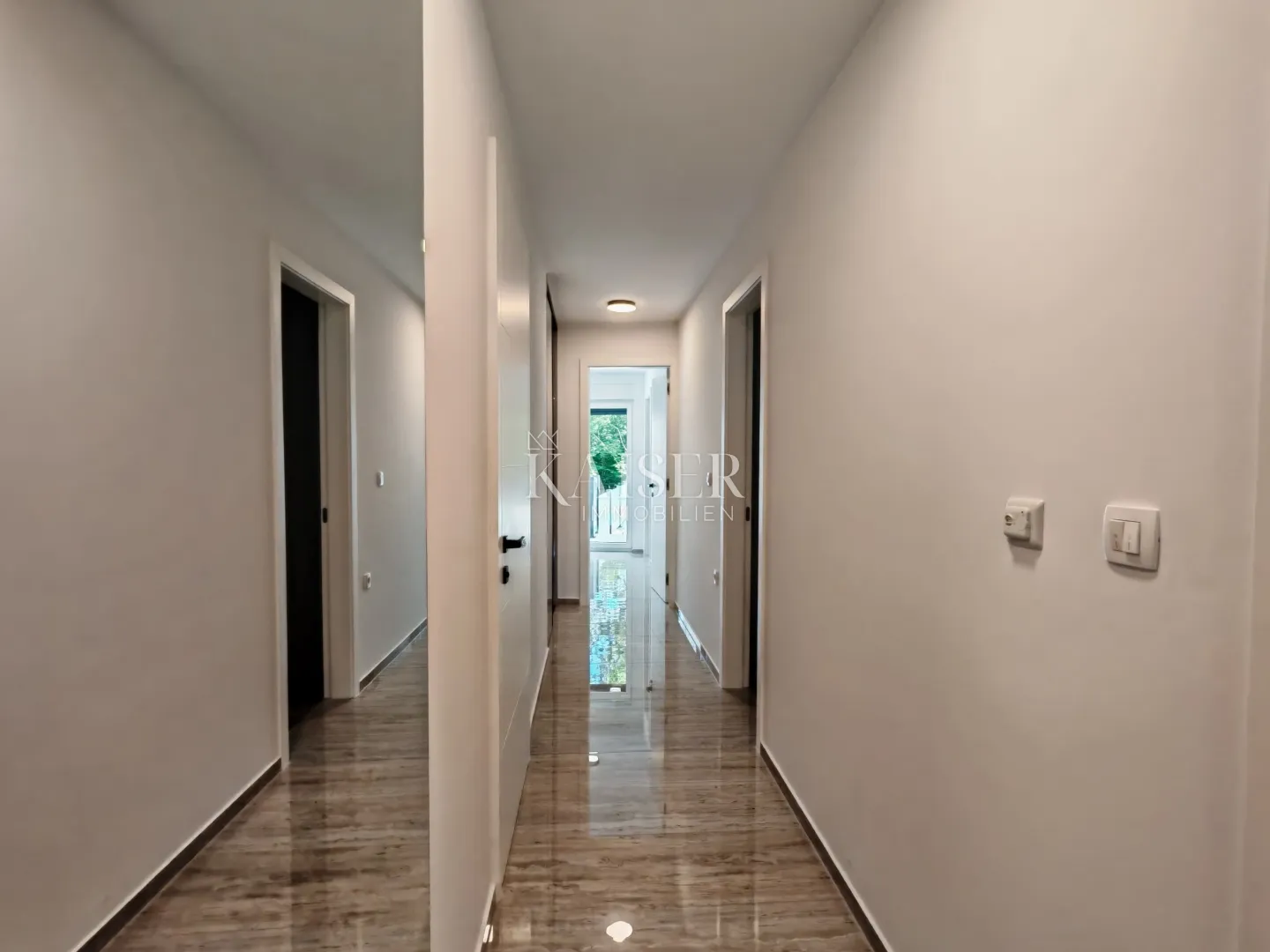 otok krk, malinska- stan 100m2 s bazenom i pogledom na more - slika 17