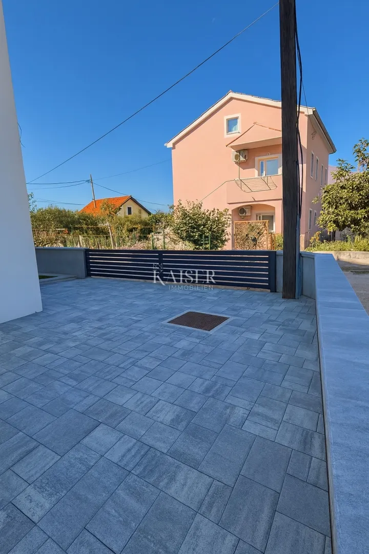 zadar – privlaka | moderna kuća s bazenom - slika 40
