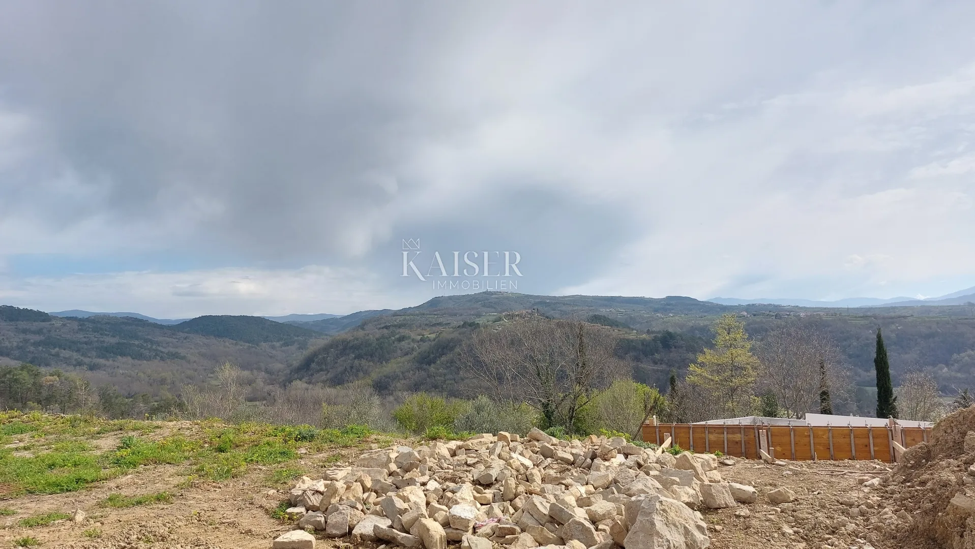 istra - motovun, zemljište sa građevinskom dozvolom za kuću - slika 10