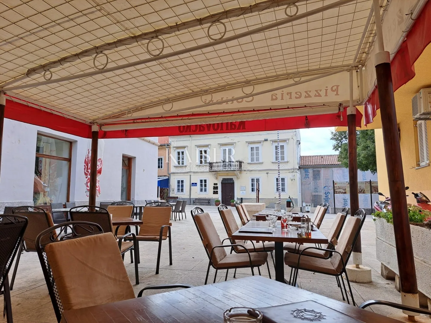 novi vinodolski, centar - poslovni prostor sa stanom i garsonjerom - slika 7