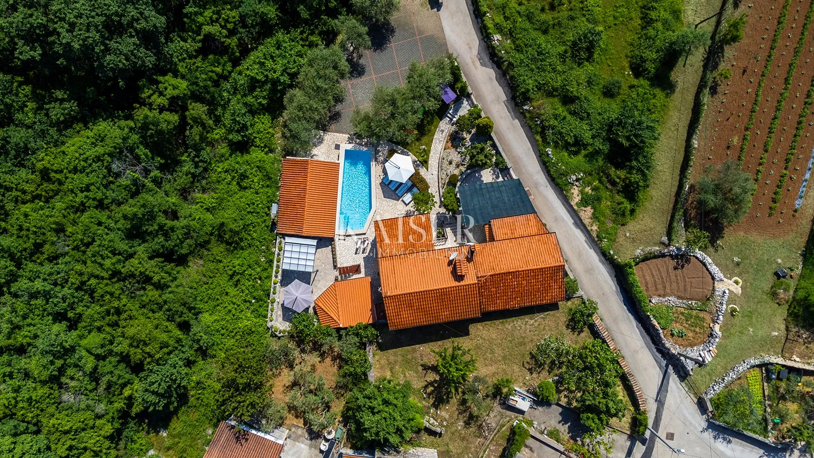 vrbnik, risika - samostojeća kuća sa dvije jedinice, prilika - slika 2
