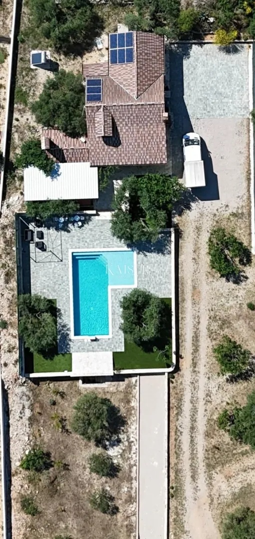 vodice- ekskluzivna samoodrživa kuća s bazenom - slika 2
