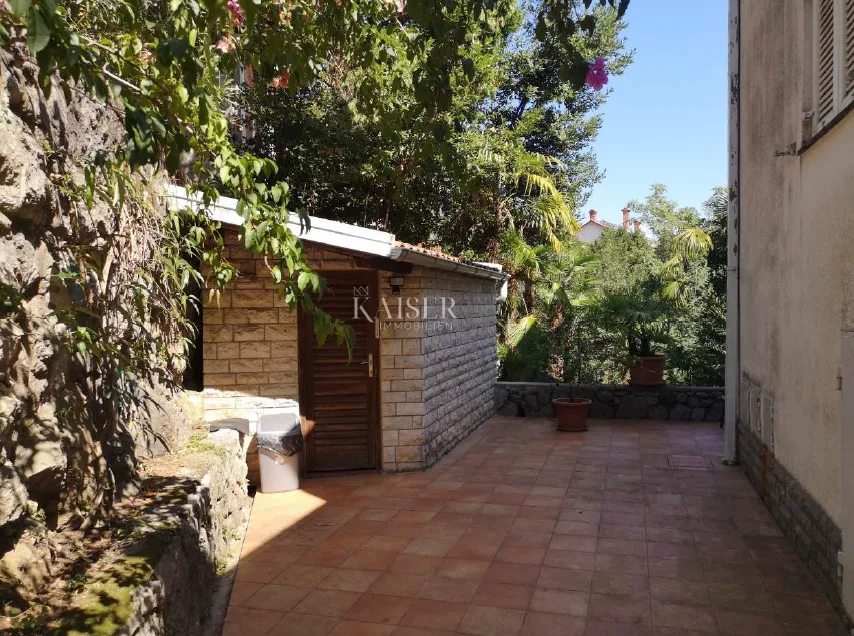opatija – obiteljska vila s 2 stana u centru opatije - slika 6