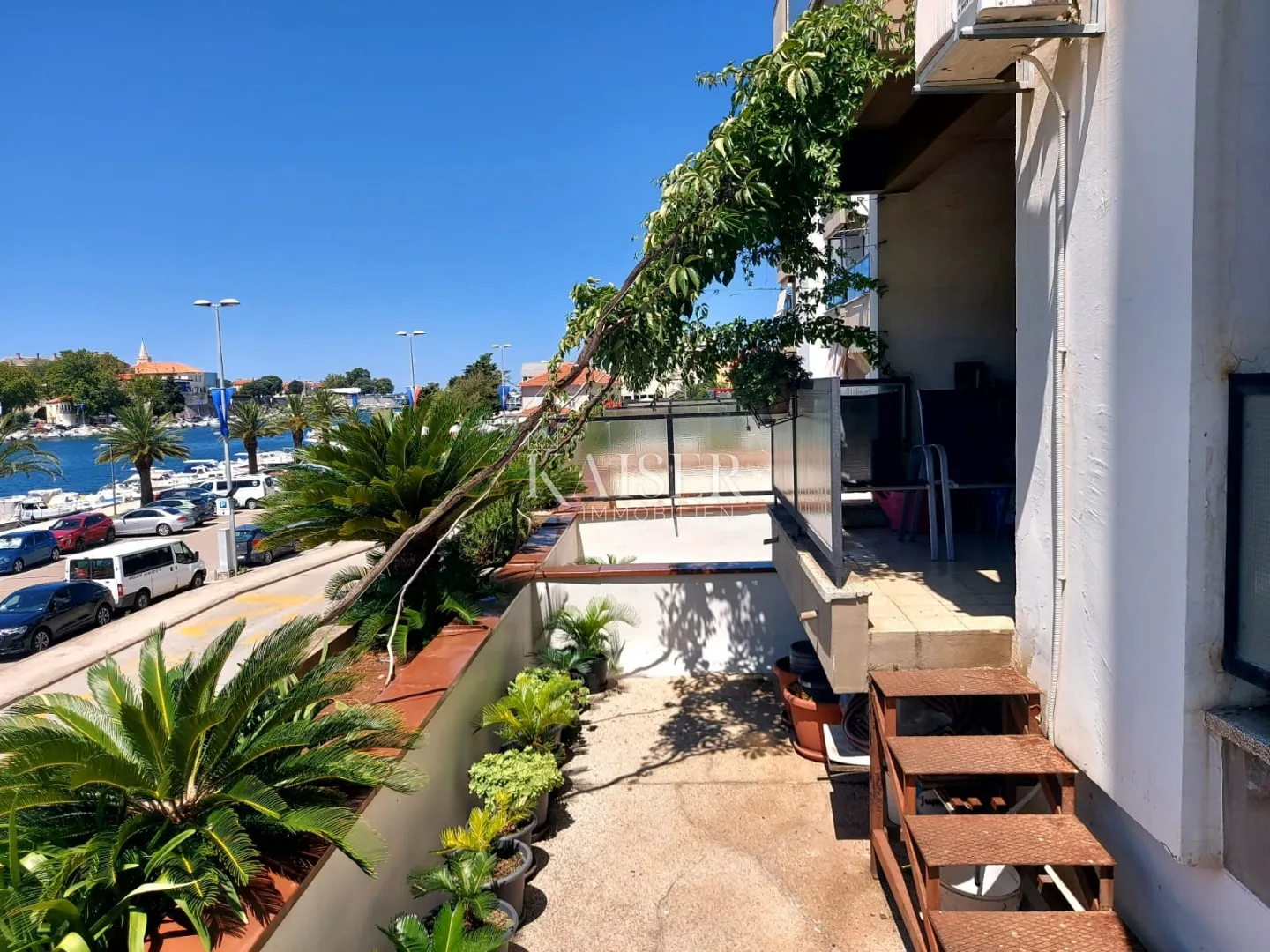 zadar, prvi red do mora, četverosoban stan s pogledom na uvalu jazine - slika 8