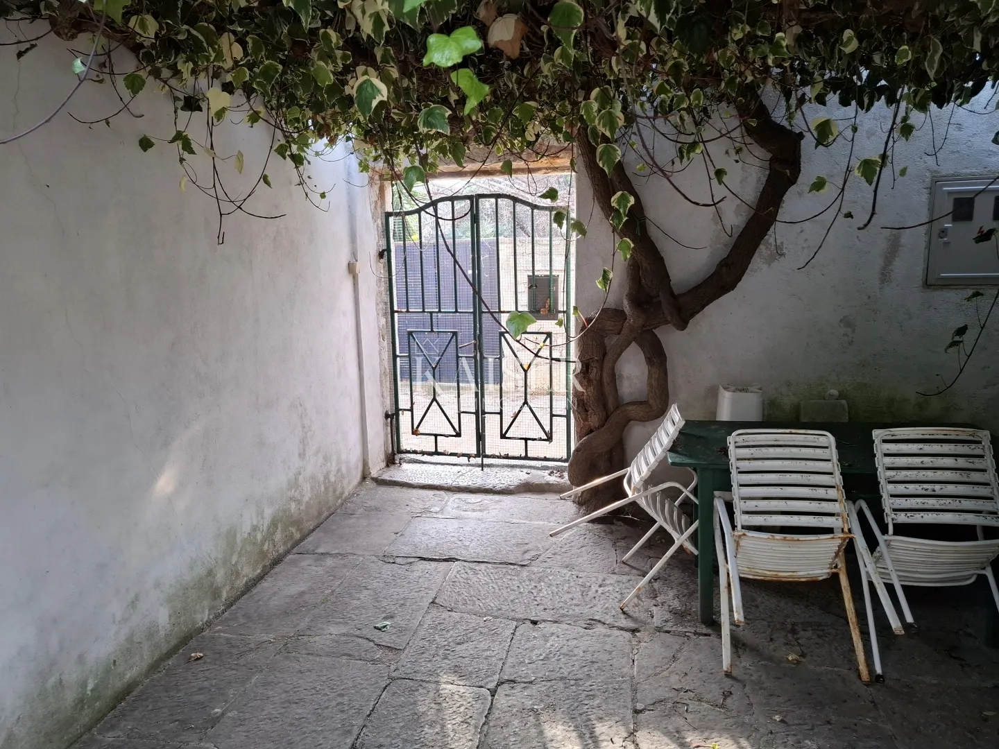 otok cres-lošinj, osor, bivši samostan, 50 m od mora - slika 41