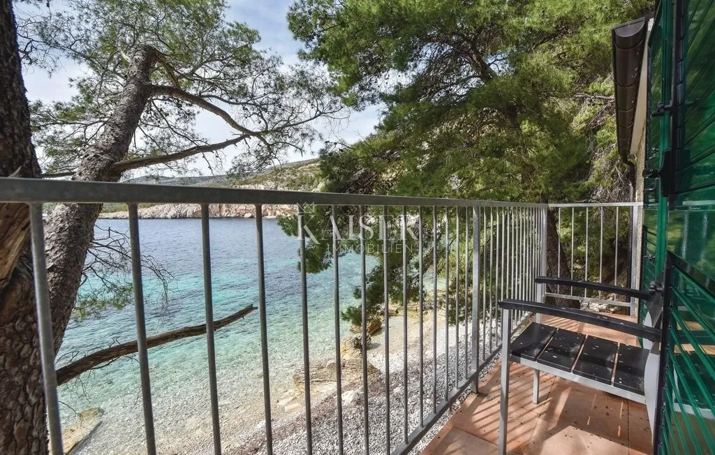 otok hvar - kuća prvi red do mora - slika 6