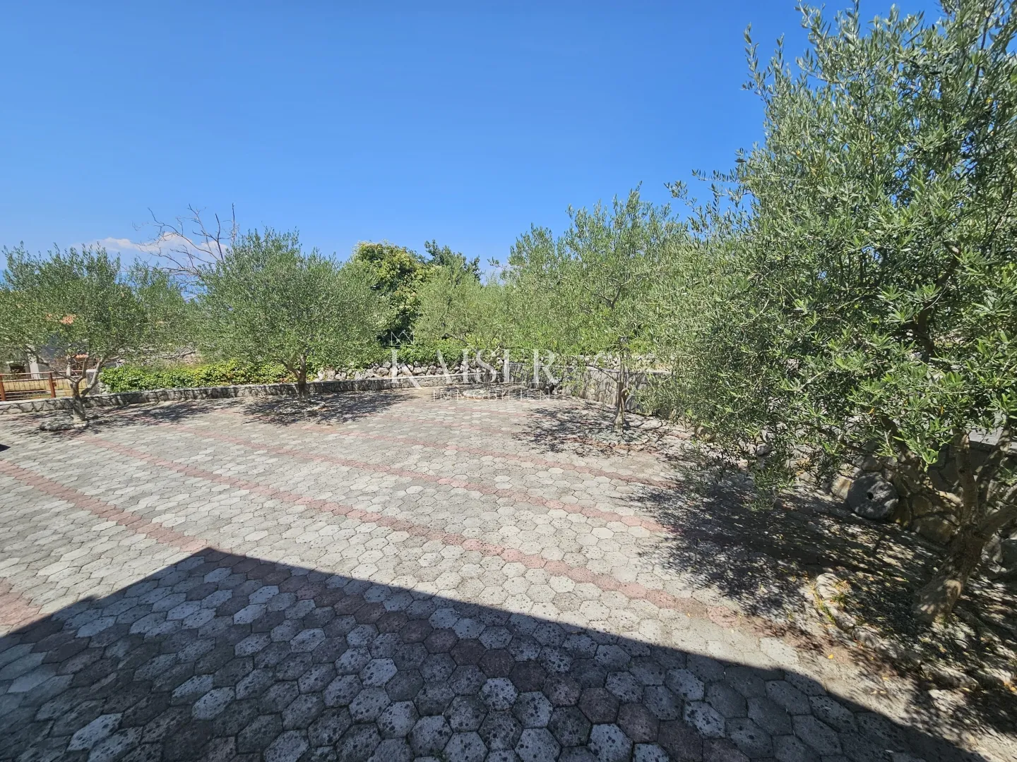 otok krk, malinska - kuća sa 4 apartmana - slika 20