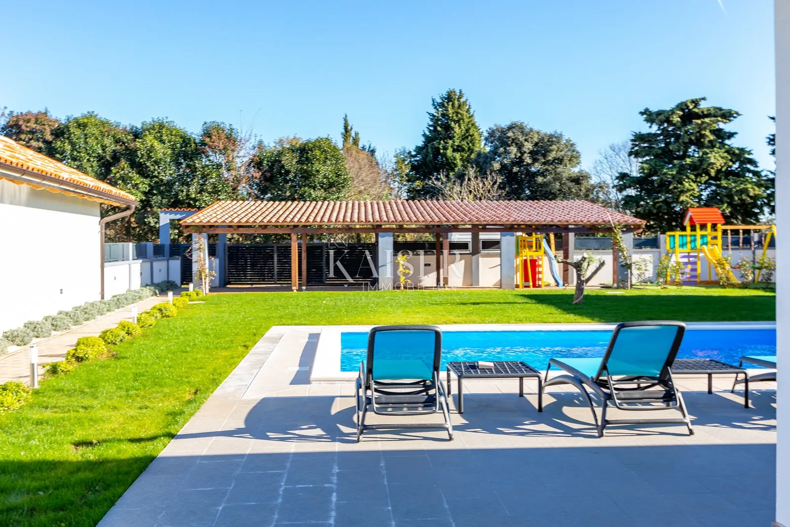 istra, pula- kuća 140m2 s bazenom i ljetnom kuhinjom - slika 26