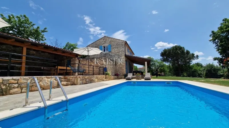 Istra - Lovreč, PRILIKA kamena kuća sa okućnicom 7000 m2 - Sveti Lovreč Pazenatički