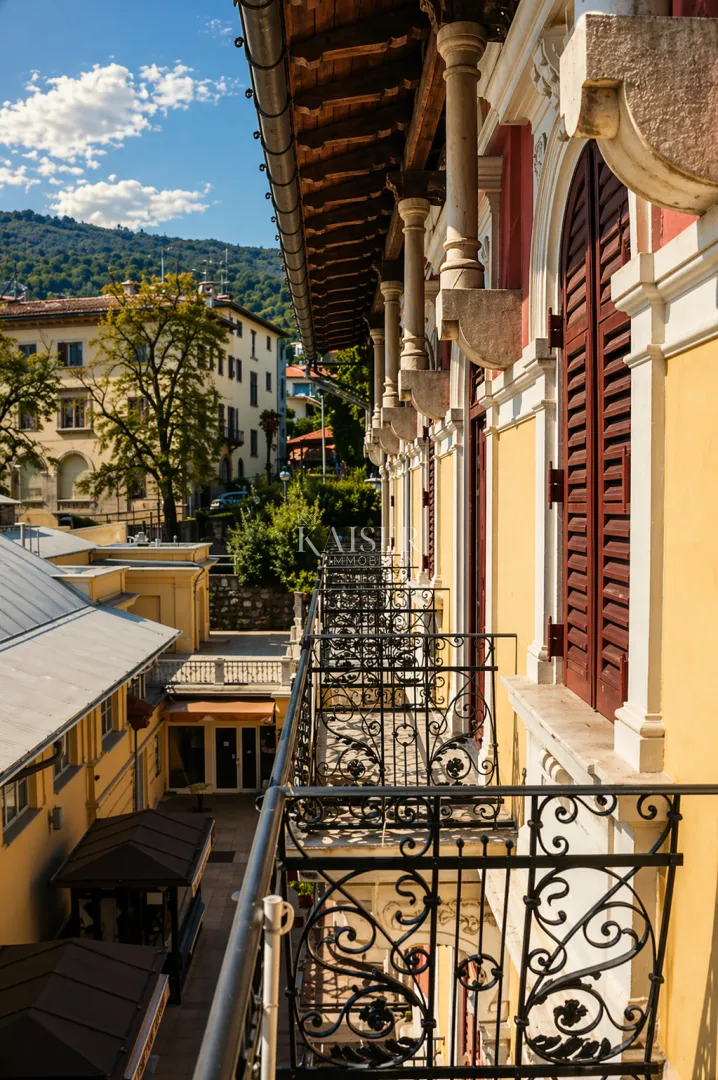 opatija centar – prostran stan s 4 sobe, 3 balkona i parkingom, 70 m od mora - slika 17