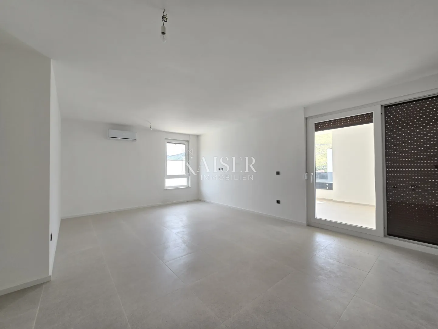 grebaštica, šibenik - prostrani peterosobni stan s velikom lođom, 100 m od mora - slika 2