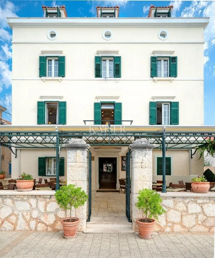 šibenik - hotel prvi red do mora - slika 30