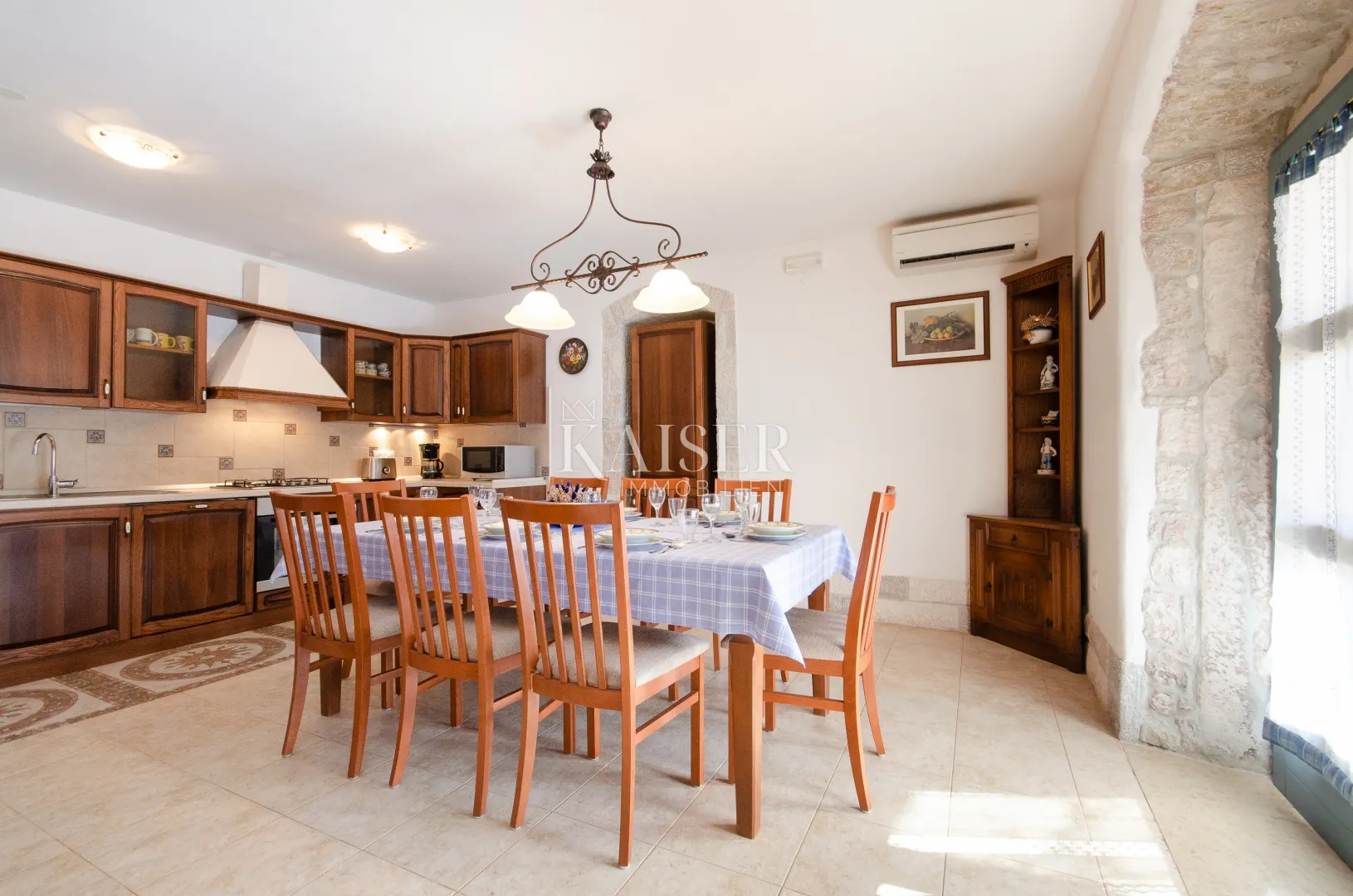istra, rovinj okolica- šarmantna kamena kuća 170m2 s bazenom - slika 6