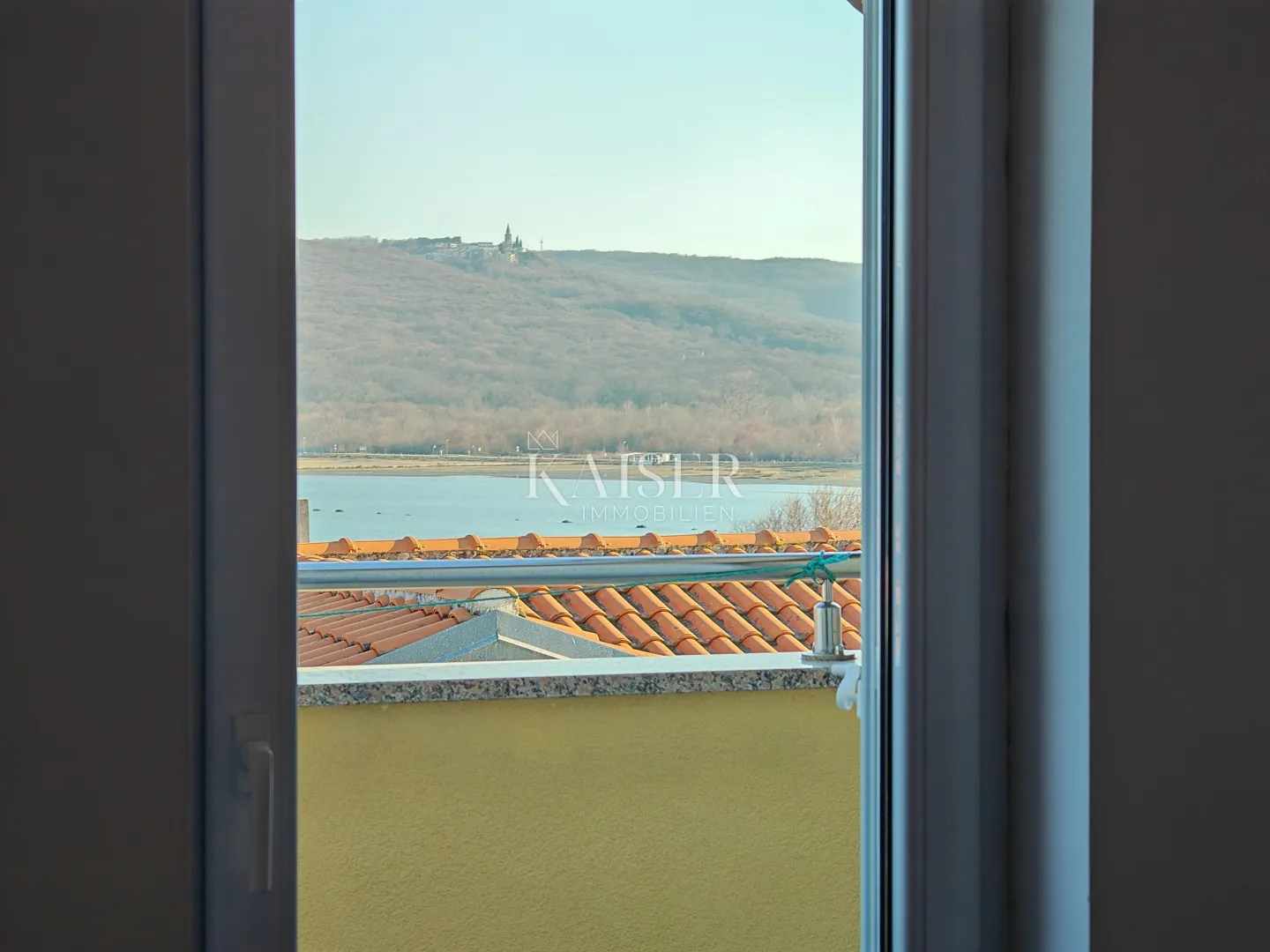 otok krk, čižići- dvosoban stan 55m2, samo 60m od mora - slika 10