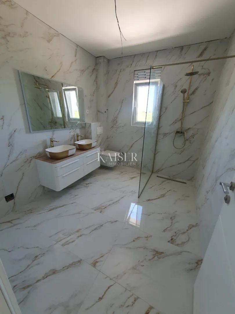 zadar – privlaka, stan s krovnom terasom 150 m od mora - slika 12
