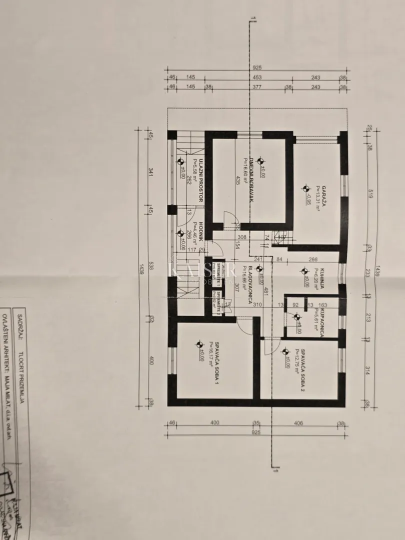 kuća sa dva stana 264m2 prvi red do mora - slika 69