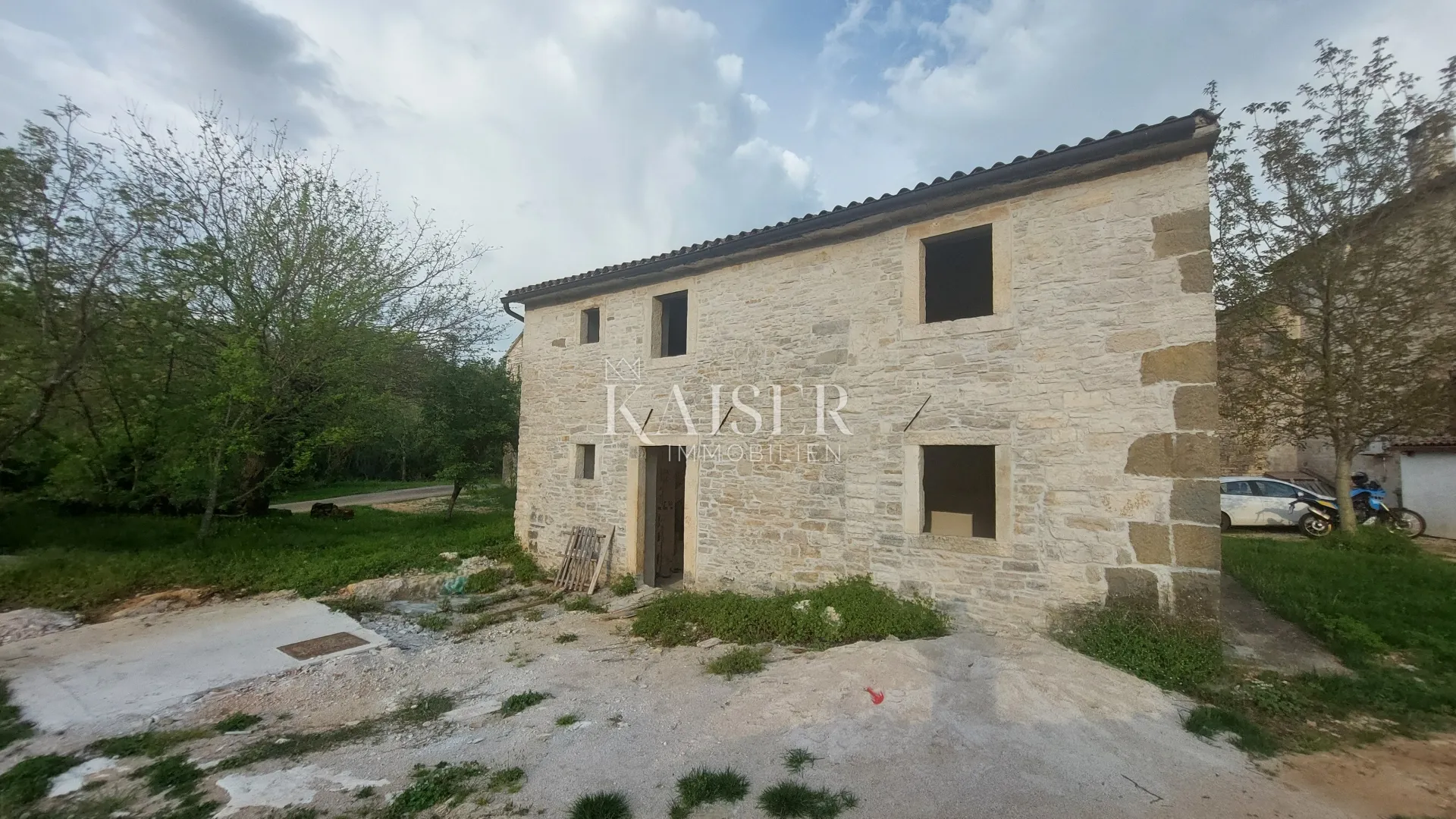 istra, grožnjan - samostojeća kamena kuća, 90m2, rohbau - slika 2