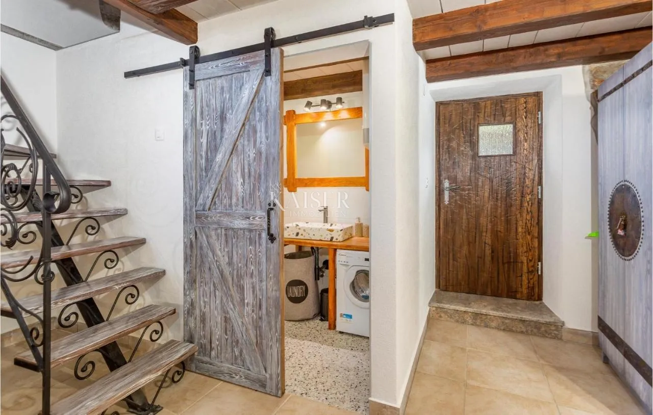 otok krk, okolica krka - adaptirana kamena kuća 80m2 - slika 6