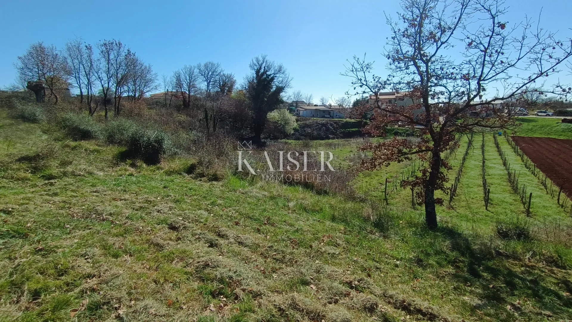 istra, loborika- građevinsko zemljište 2700m2 velikim potencijalom - slika 5